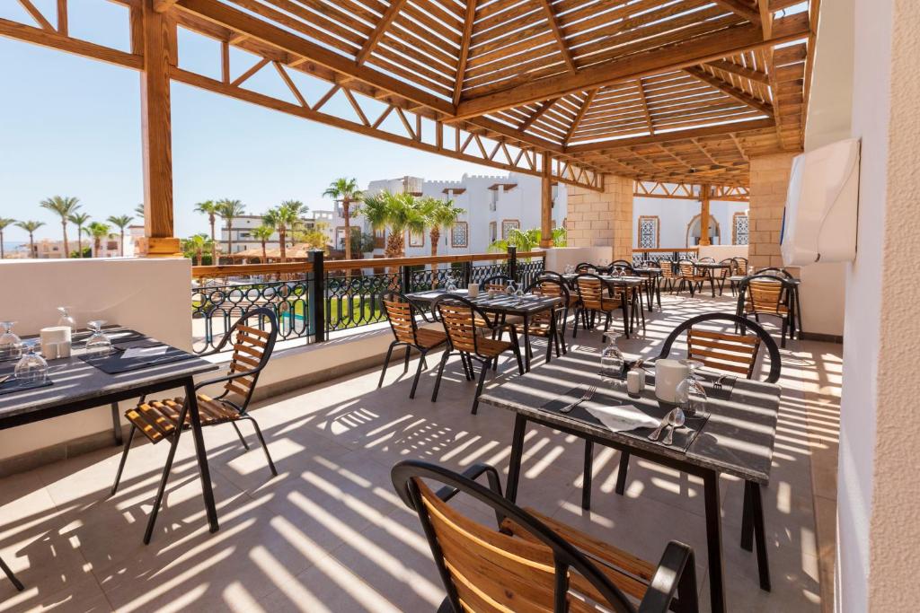 Sunrise Remal Resortにあるレストランまたは飲食店