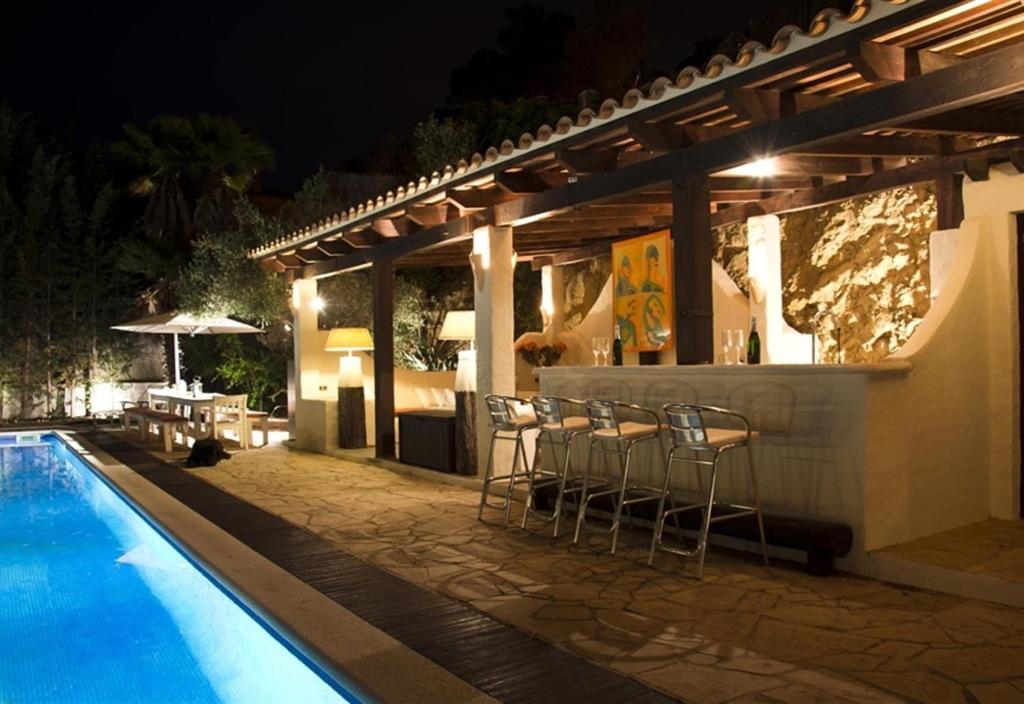 Bazén v ubytování Villa Palmeras Sitges Hills nebo v jeho okolí
