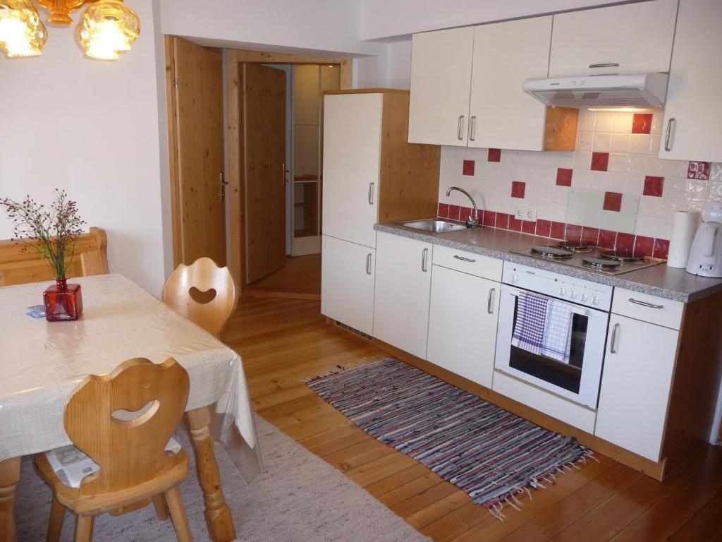 A kitchen or kitchenette at Haus Gradwohl