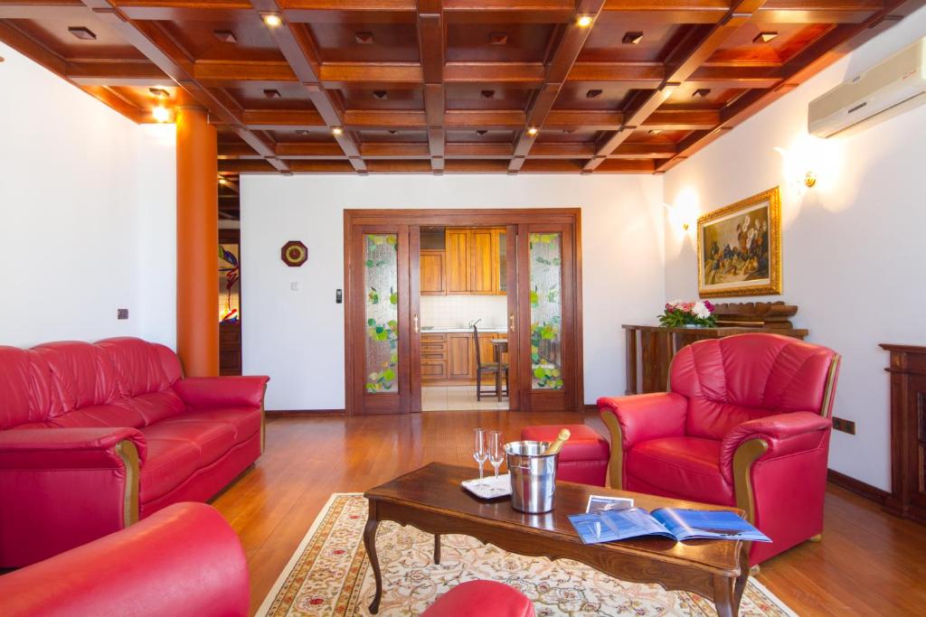 Część wypoczynkowa w obiekcie Villa Sveta Eufemija - Bed and breakfast