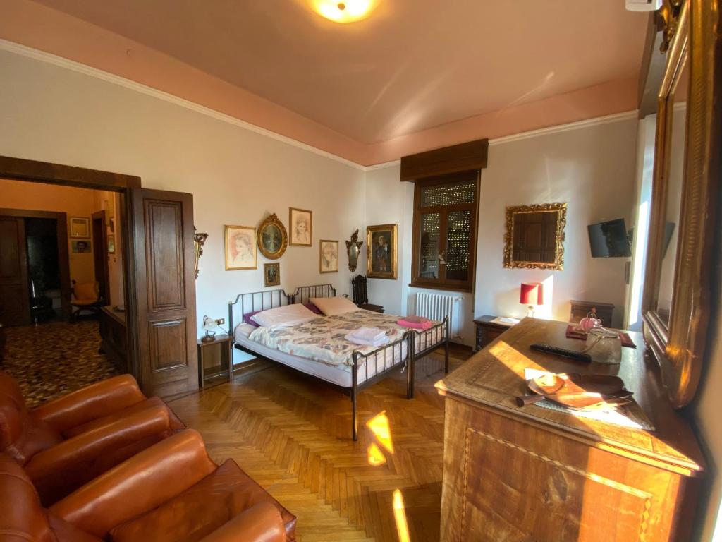 Postel nebo postele na pokoji v ubytování Suitecastlelakeview 1