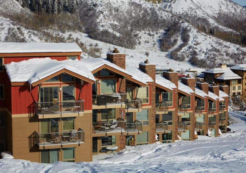 The Enclave at Snowmass by TO a l'hivern