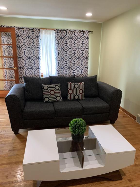 Niagara Falls Private Brick Vacation Home - 三居室房屋
