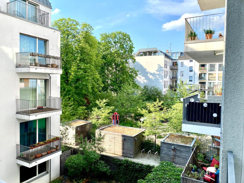 Luxury Apartment - Balcony - Kitchen - Central