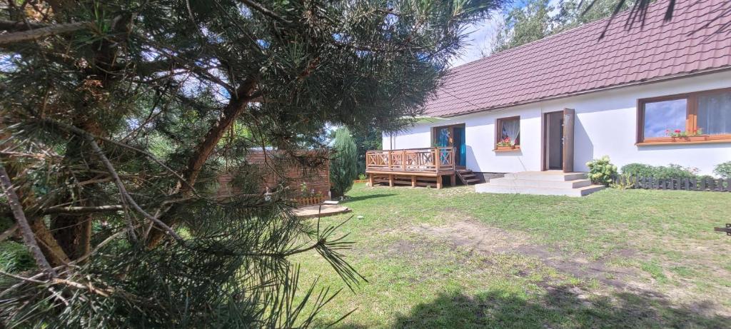 Vonkajšia záhrada v ubytovaní Dom Na Skarpie - Ucieczka Na Wieś - Samodzielne wejście na szyfr, 100m2