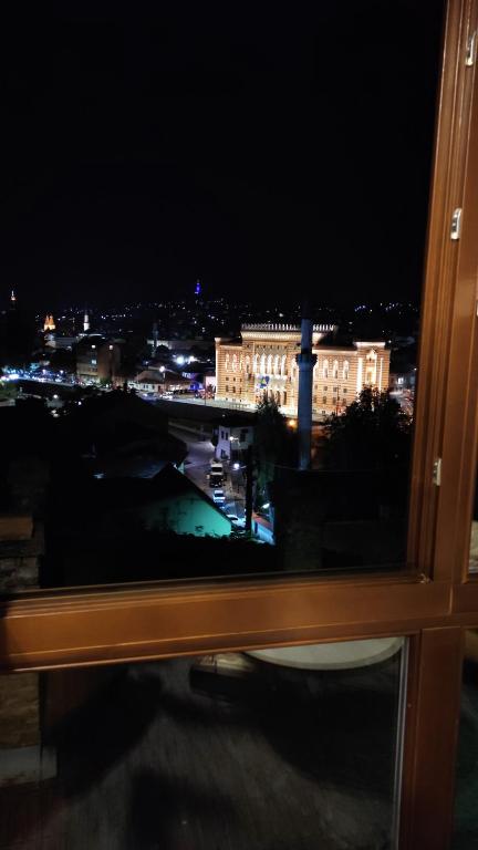 Un balcón o terraza en Apartments HAN Alifakovac-Sarajevo