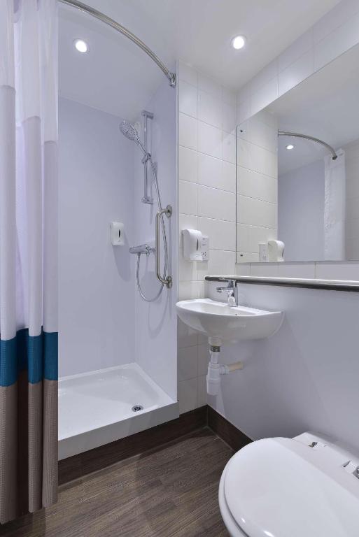 Travelodge PLUS Dublin City Centre - Resim 3