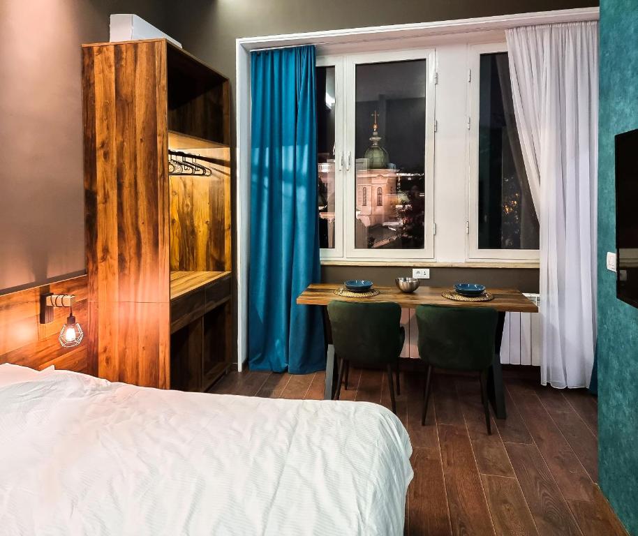 East & West Apartments - Junior Suite With Garden View