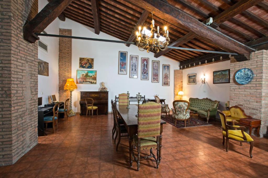 Posezení v ubytování Hotel Alma Domus