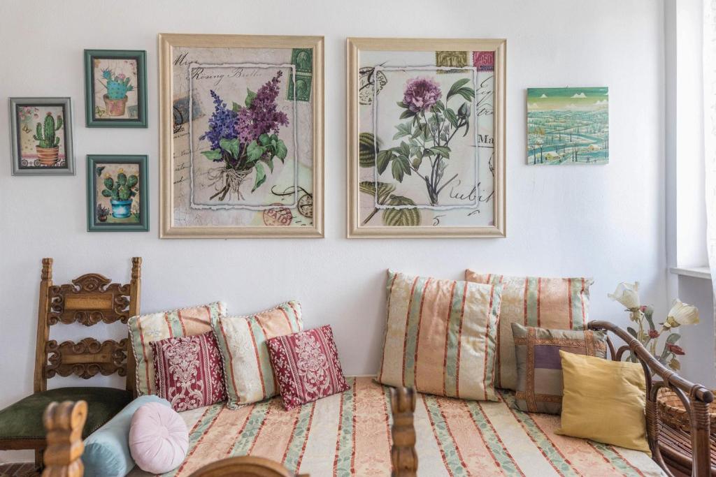 A seating area at Le Case di Erminia Country Valeggio