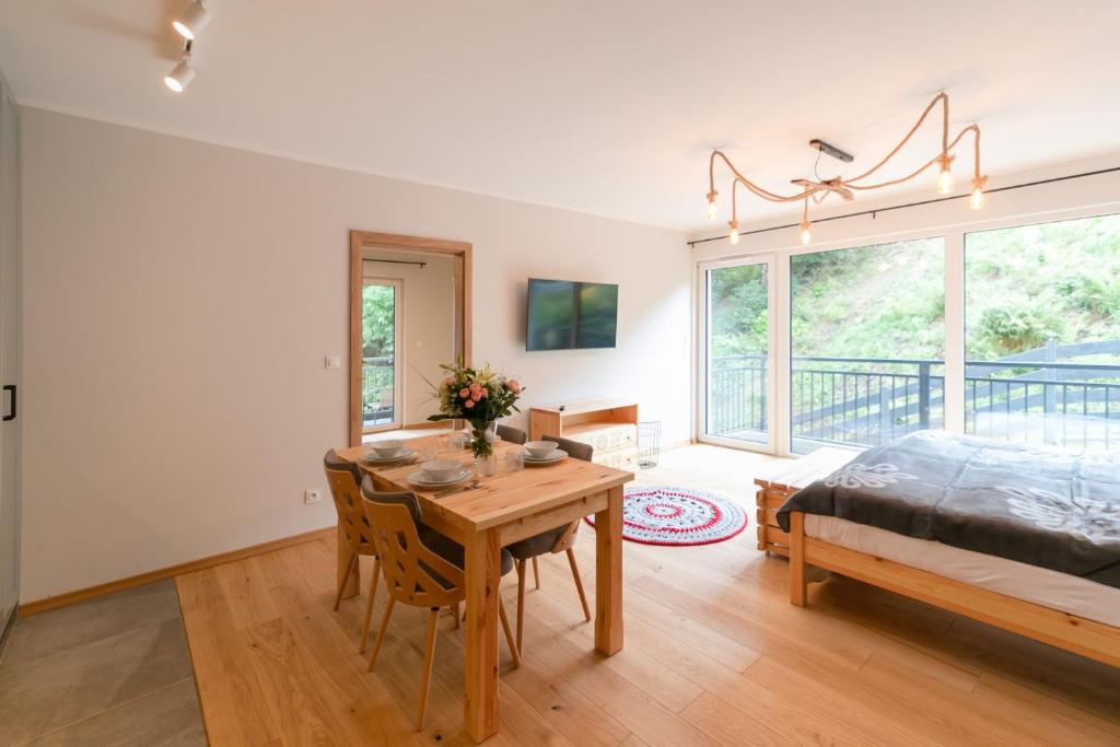 Apartamenty Pod Stokiem 200 m do kolejki Na Skrzyczne - szczyrk apartamenty - Apartamento Com Varanda I2