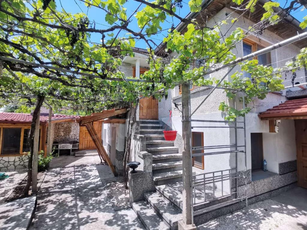 2 BEDROOM FAMILY HOUSE IN PAZARDZHIK