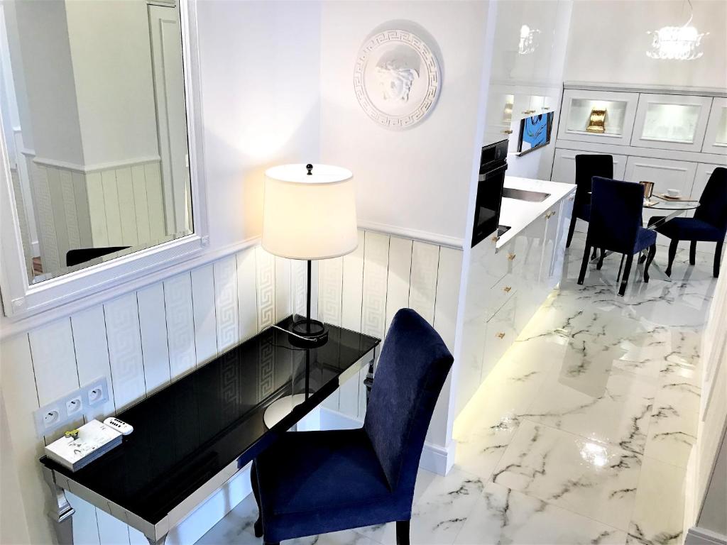 Posezení v ubytování MONDRIAN Luxury Suites & Apartments Market Square IV