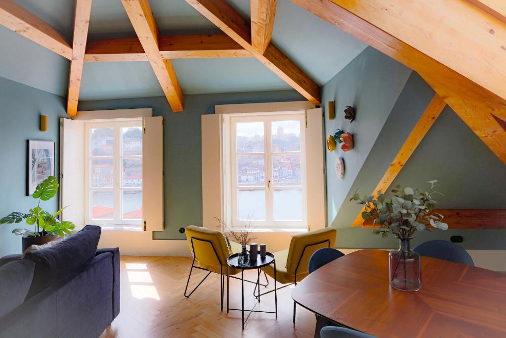HM - Infante Riverside Apartment R