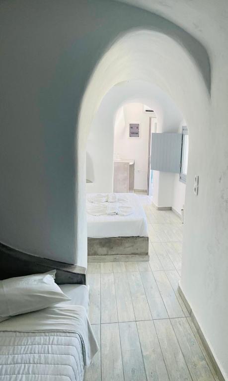 Loucas on the Cliff - Resim 11