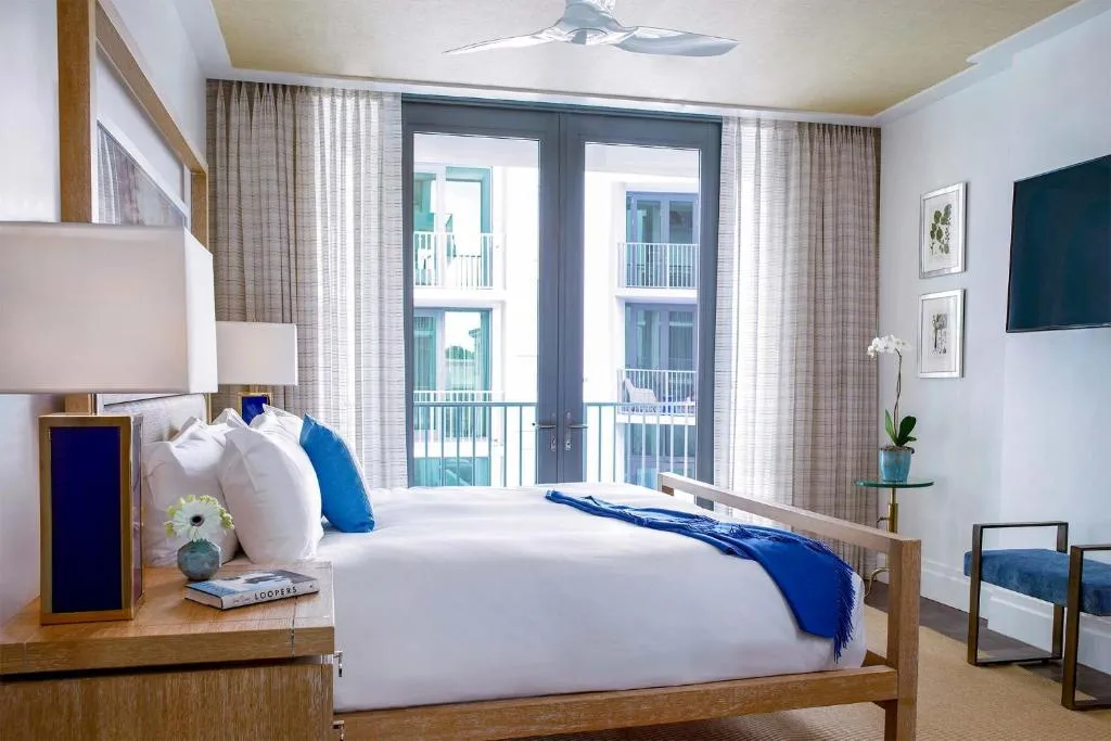 Superior King Suite with Balcony
