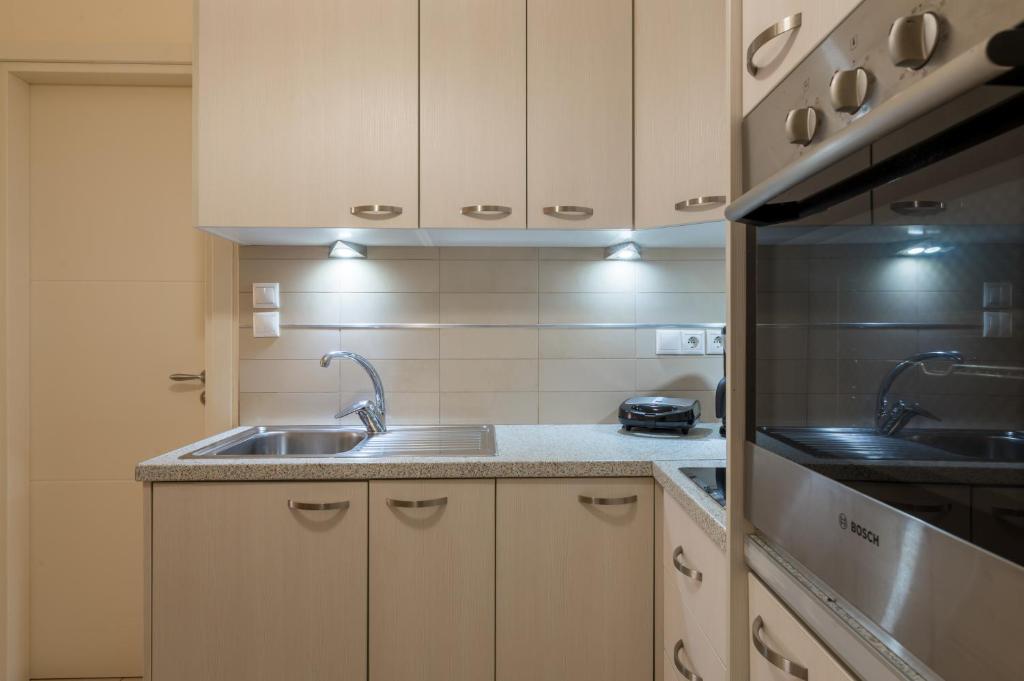 Rouchotas Apartments - 8