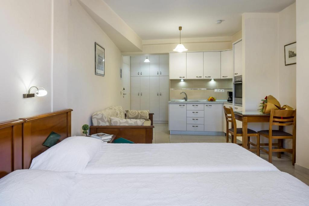 Rouchotas Apartments - 18