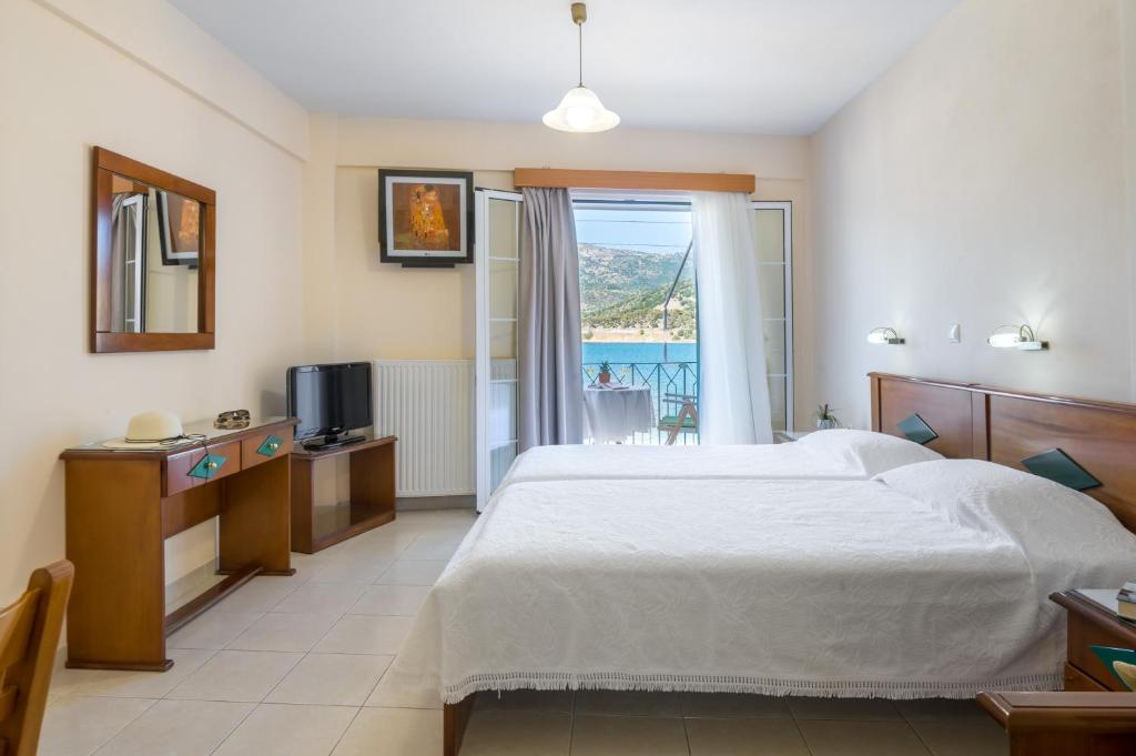 Rouchotas Apartments - 15