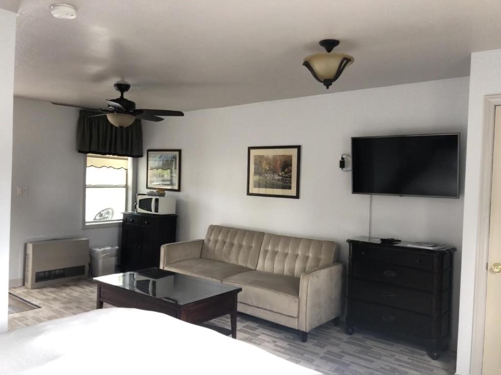 Bay Meadows Resort - Studio