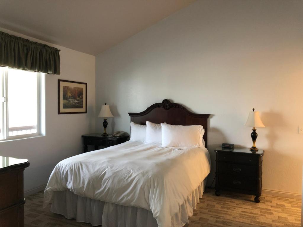 Bay Meadows Resort - Queen Suite