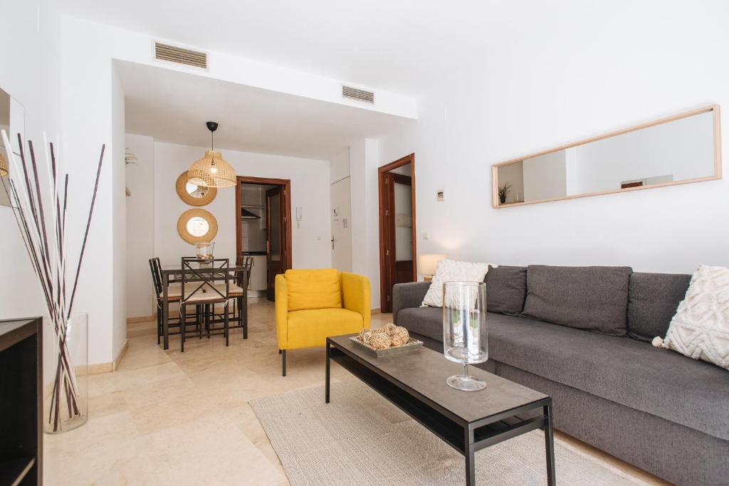 Posedenie v ubytovaní Sol Suite Apartment with Garden