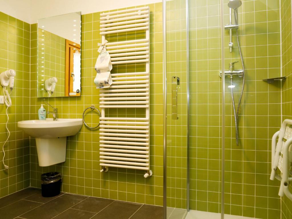 Kúpeľňa v ubytovaní Apartment App- A - Cjase Fravins by Interhome