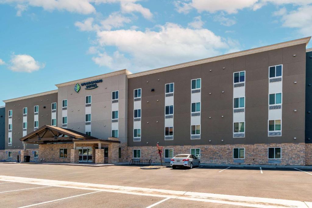 WoodSpring Suites Bakersfield Airport