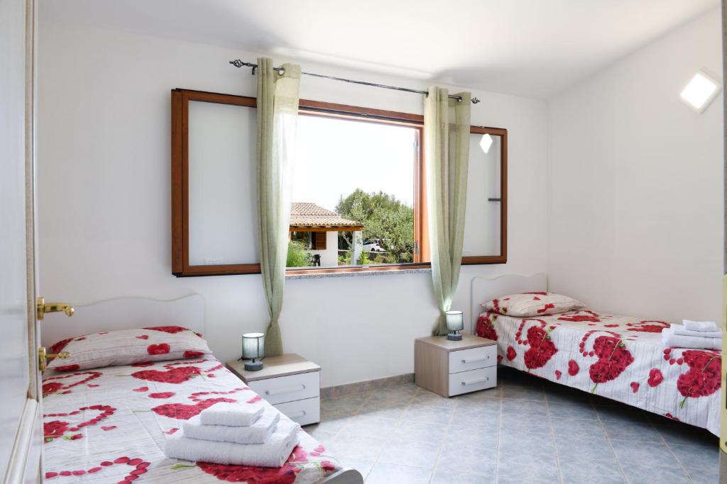 Orosei Summer Holidays - Cala del Turco green house - Huis Met Twee Slaapkamers