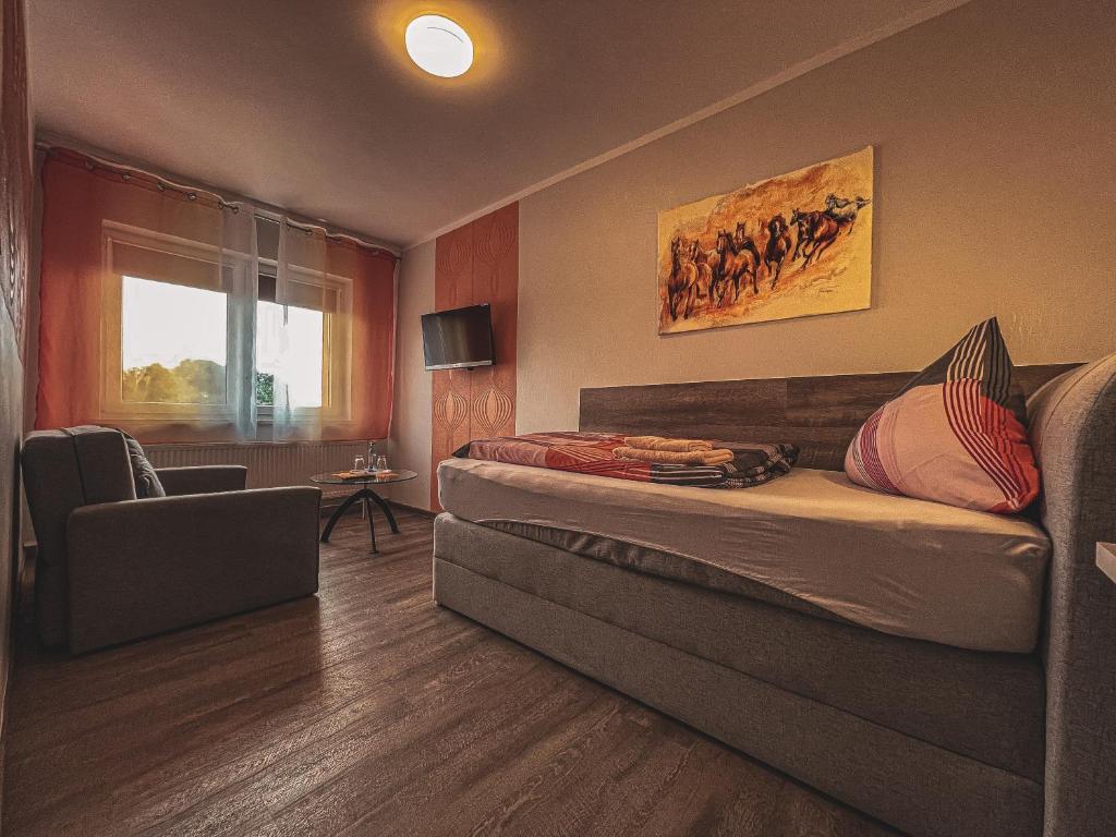 Restaurant & Pension Rüssel - Pub - Quadruple Room With Shower