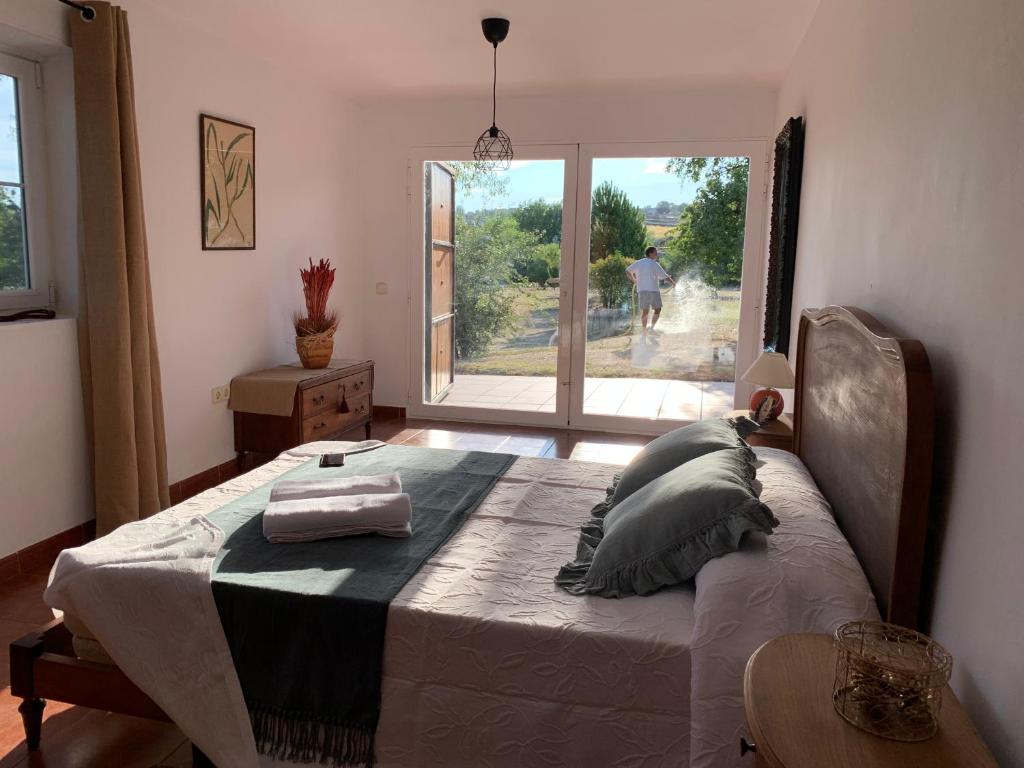 Casa en Finca, Villa con Piscina Zarzuela - Maison De Deux Chambres