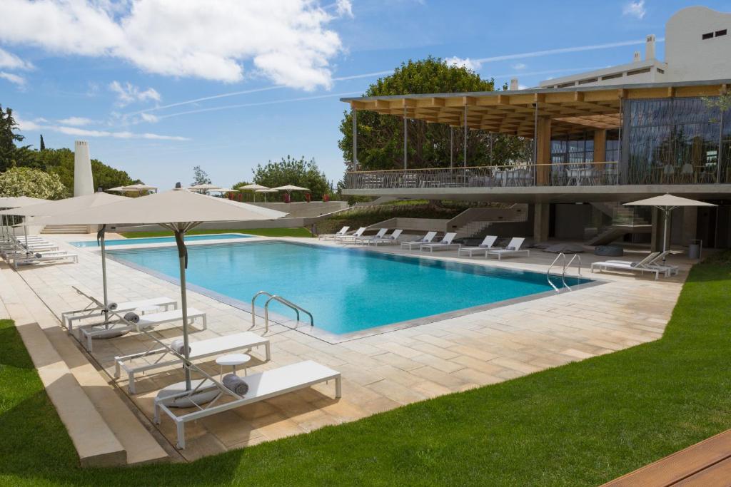 Bazén v ubytování OZADI Tavira Hotel nebo v jeho okolí