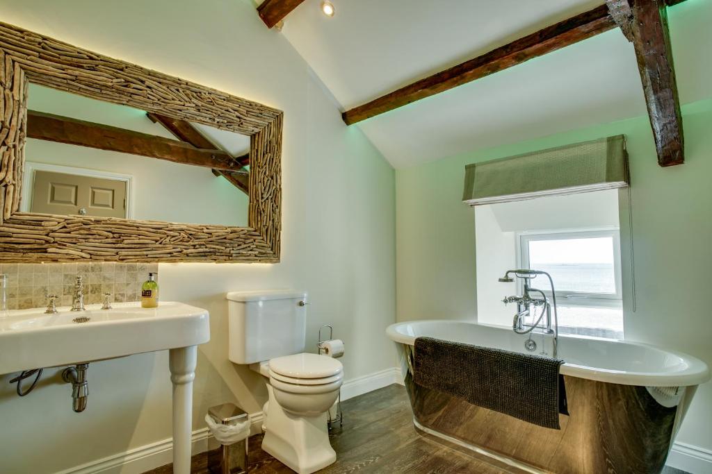 Shore Hotel - Deluxe Suite With Sea View