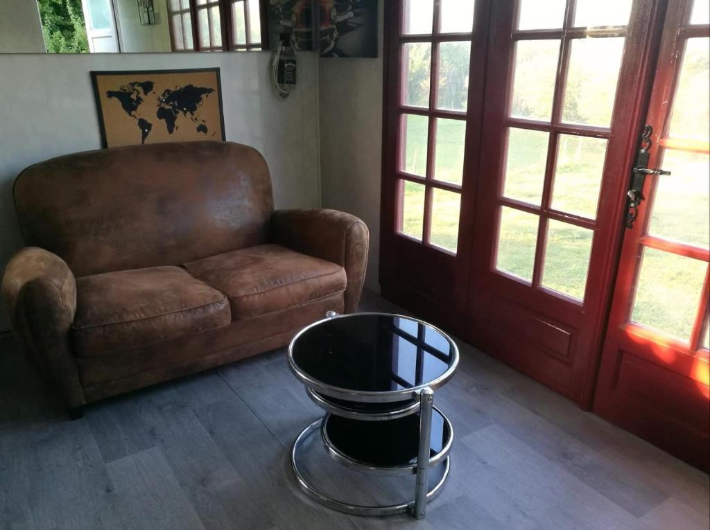 Gîtes Les Perouilles - La loge climatisée de Naïda - Housity