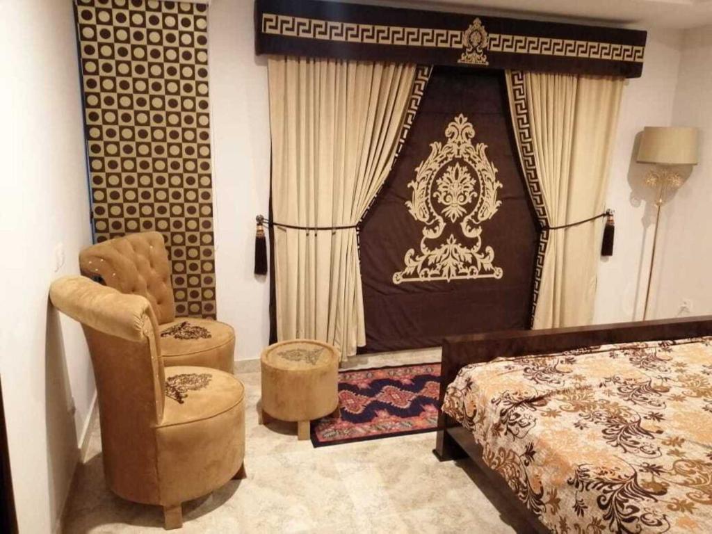 Captivating 1-Bed Apartment fully furnished, Lahore, Pakistan - Booking.com