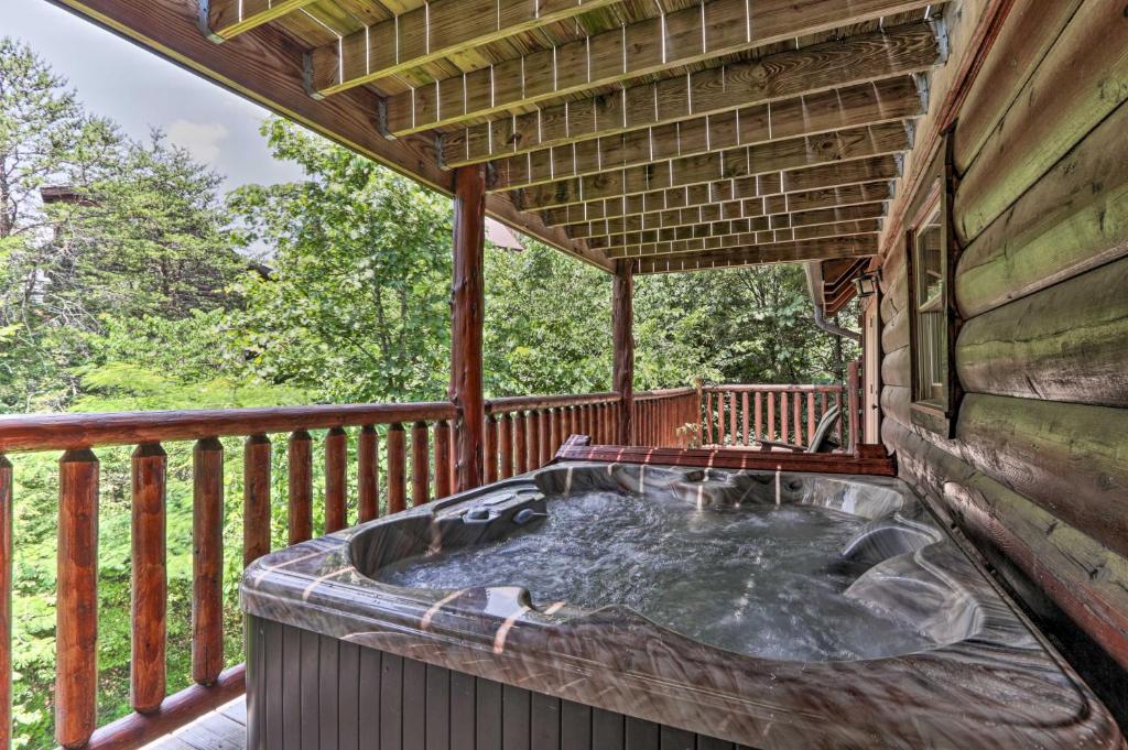 Picturesque Pigeon Forge Getaway with Hot Tub!, Pigeon Forge – Updated 2024  Prices