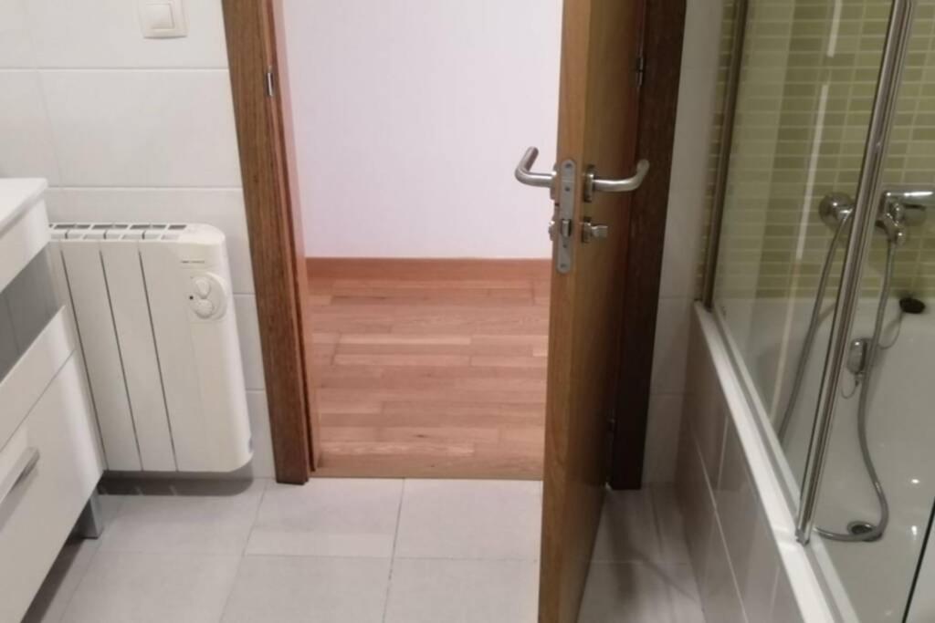 Koupelna v ubytování Acogedor apartamento ático en el centro de O Porriño
