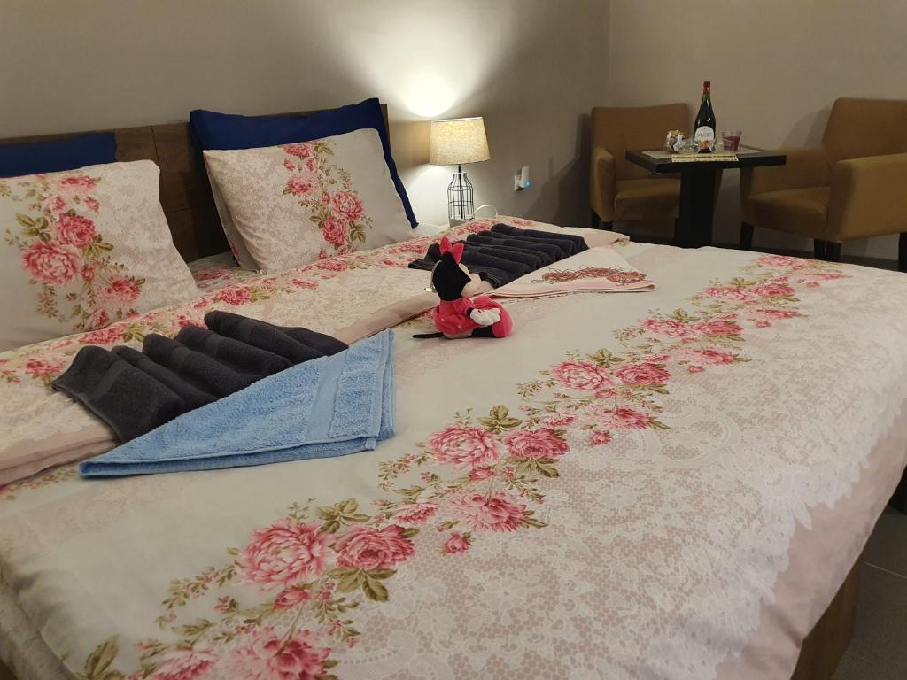 Postel nebo postele na pokoji v ubytování Guest House Jasmin
