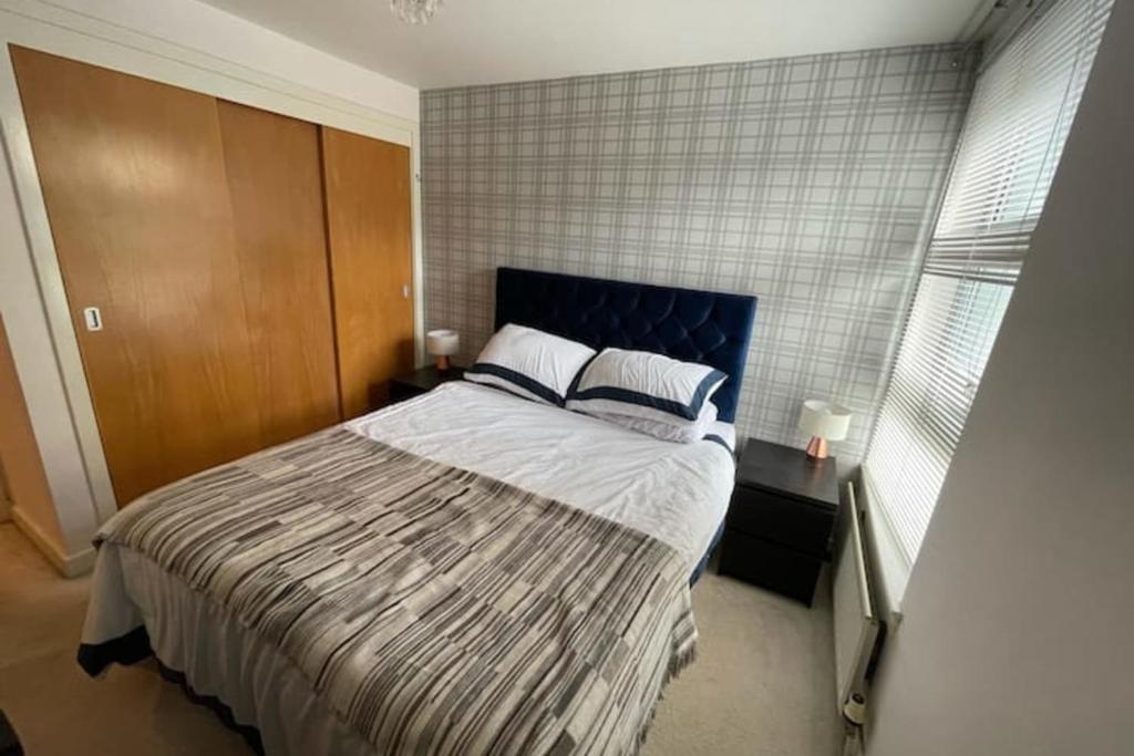 Stylish 2 Bedroom Property Nearby Water of Leith