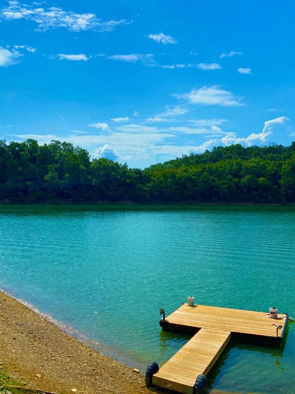 Lake Views / private boat launch and dock, Dandridge Updated 2022 Prices