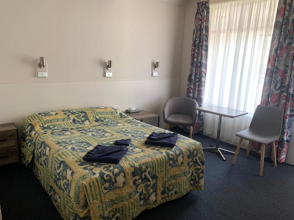 Lake Munmorah Motel - Standard Queen Room