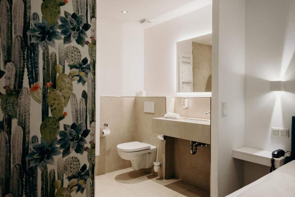 Koupelna v ubytování Hotel Crystal