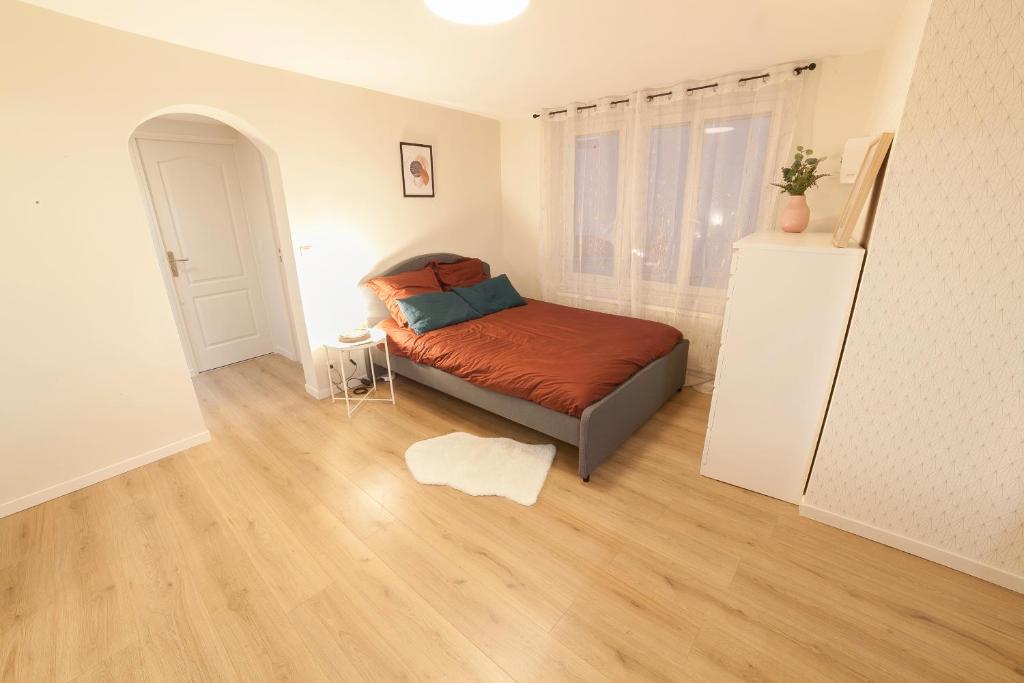 PRESTIGELOC Luxury 3 Studios au choix - 2 avec SAUNA PRIVÉ GRATUIT et 1 Sans - Centre ville d'Orléans - Appartement Met Sauna