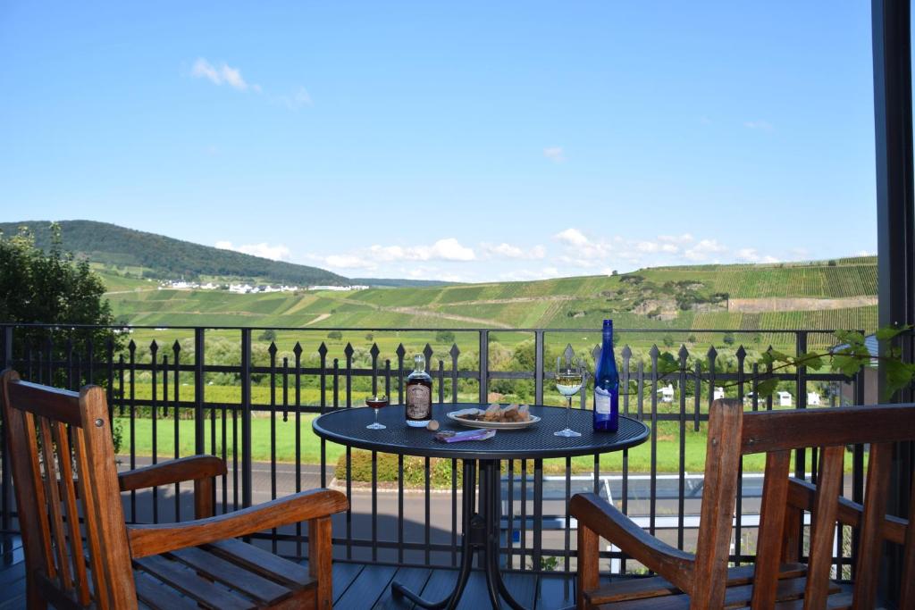 The Old Gemeinde House by the Mosel River, Brauneberg (updated prices 2024)