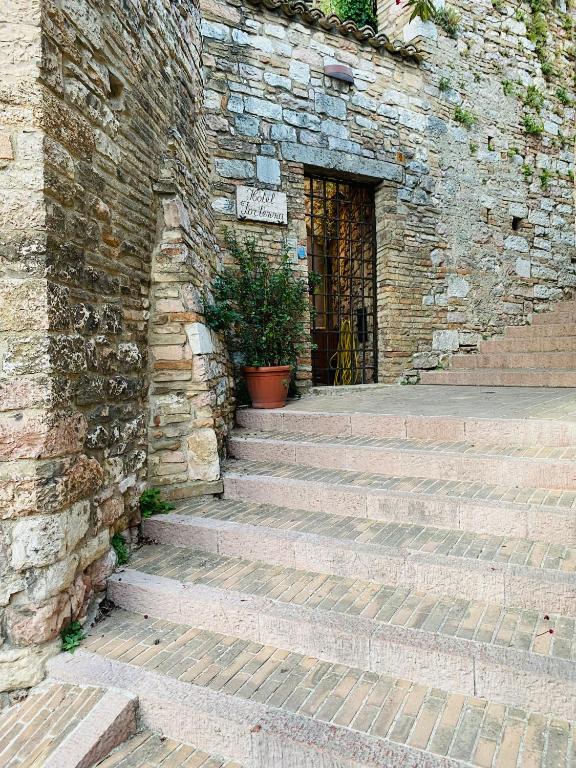 Hotel La Fortezza - Resim 12