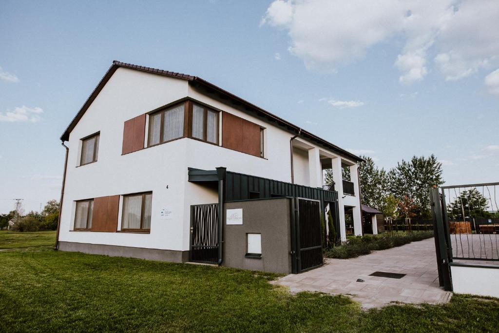 Budynek, w którym mieści się pensjonat