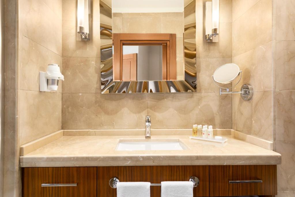 Days Hotel by Wyndham Istanbul Maltepe - Family Suite With Two Double Beds