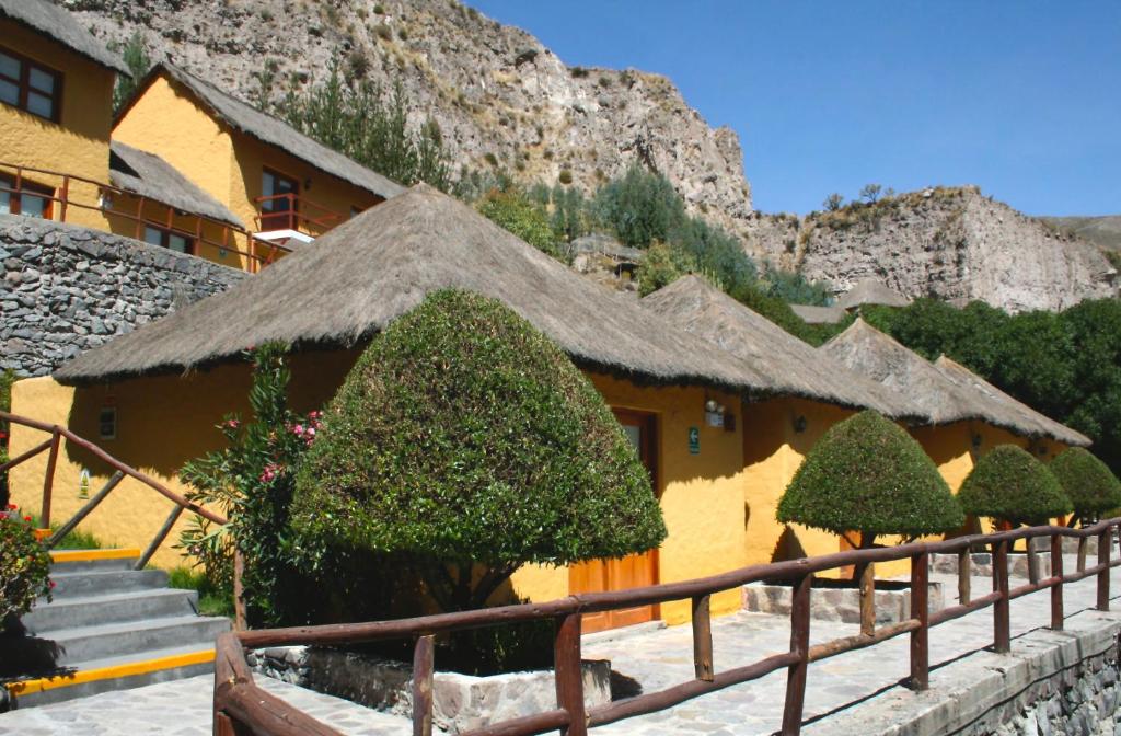 Nespecifikovaný výhled na hory nebo výhled na hory při pohledu z hotelu