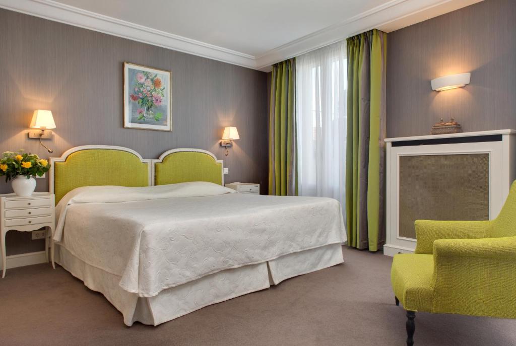 Le Littré - Executive Room With Terrace And Eiffel Tower View