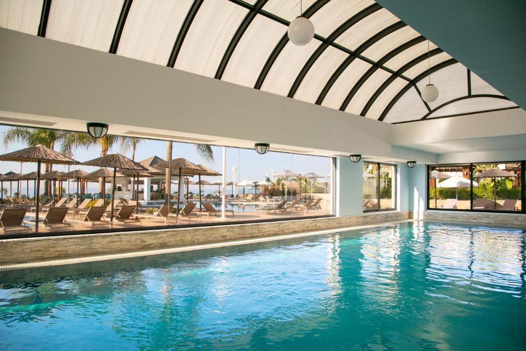 Bazén v ubytování Atlantica Miramare Beach nebo v jeho okolí